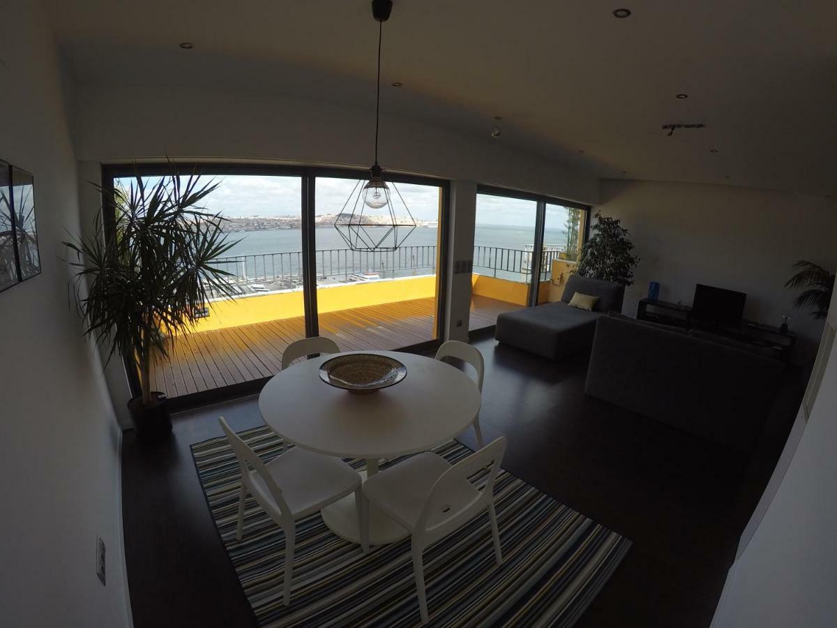 Penthouse Bellevue Apartment Almada Bagian luar foto