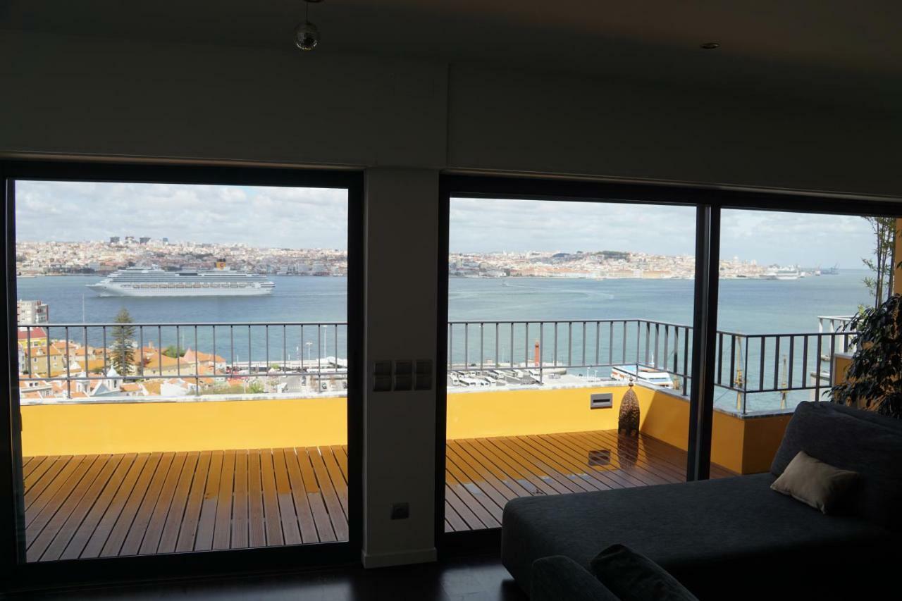 Penthouse Bellevue Apartment Almada Bagian luar foto
